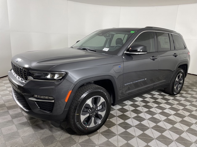 2024 Jeep Cherokee Base photo 4