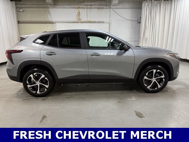 2026 Chevrolet Trax photo 2