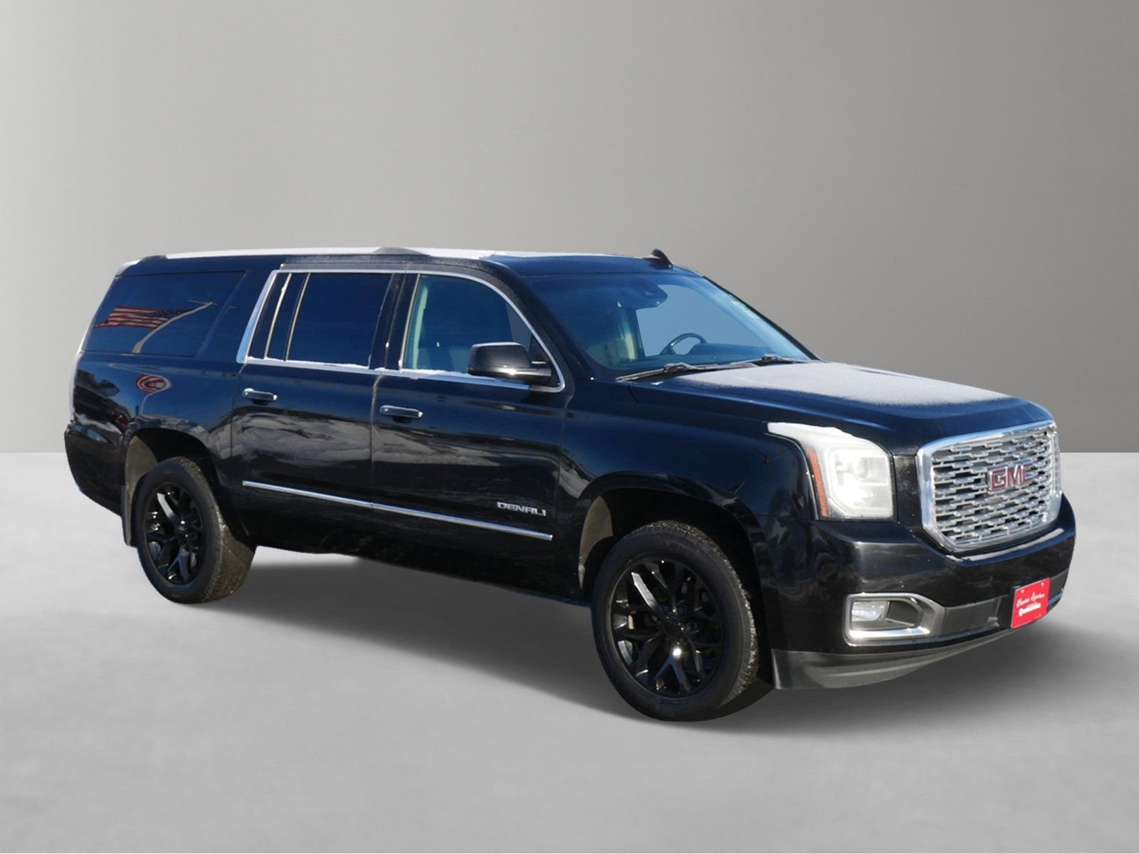 Used 2019 GMC Yukon XL Denali with VIN 1GKS2HKJ1KR250521 for sale in White Bear Lake, Minnesota