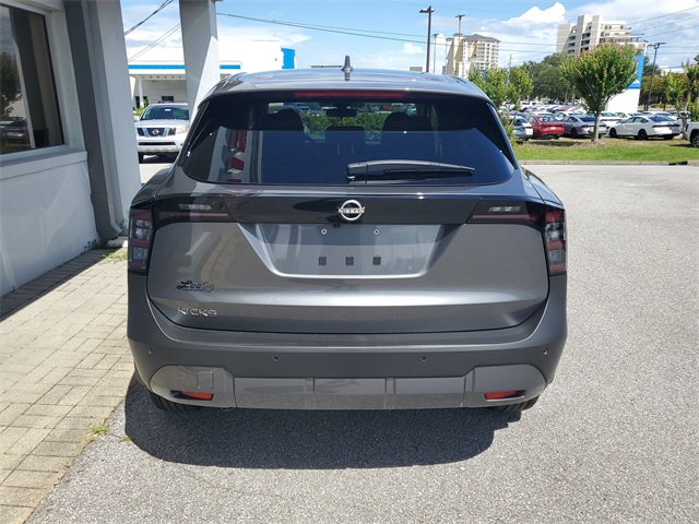 2025 Nissan Kicks SV photo 4