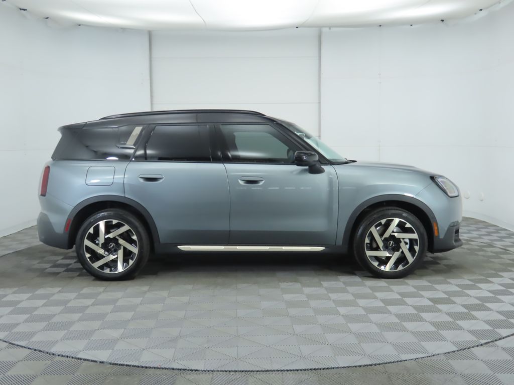 2025 Mini Countryman S ALL4 Iconic photo 4