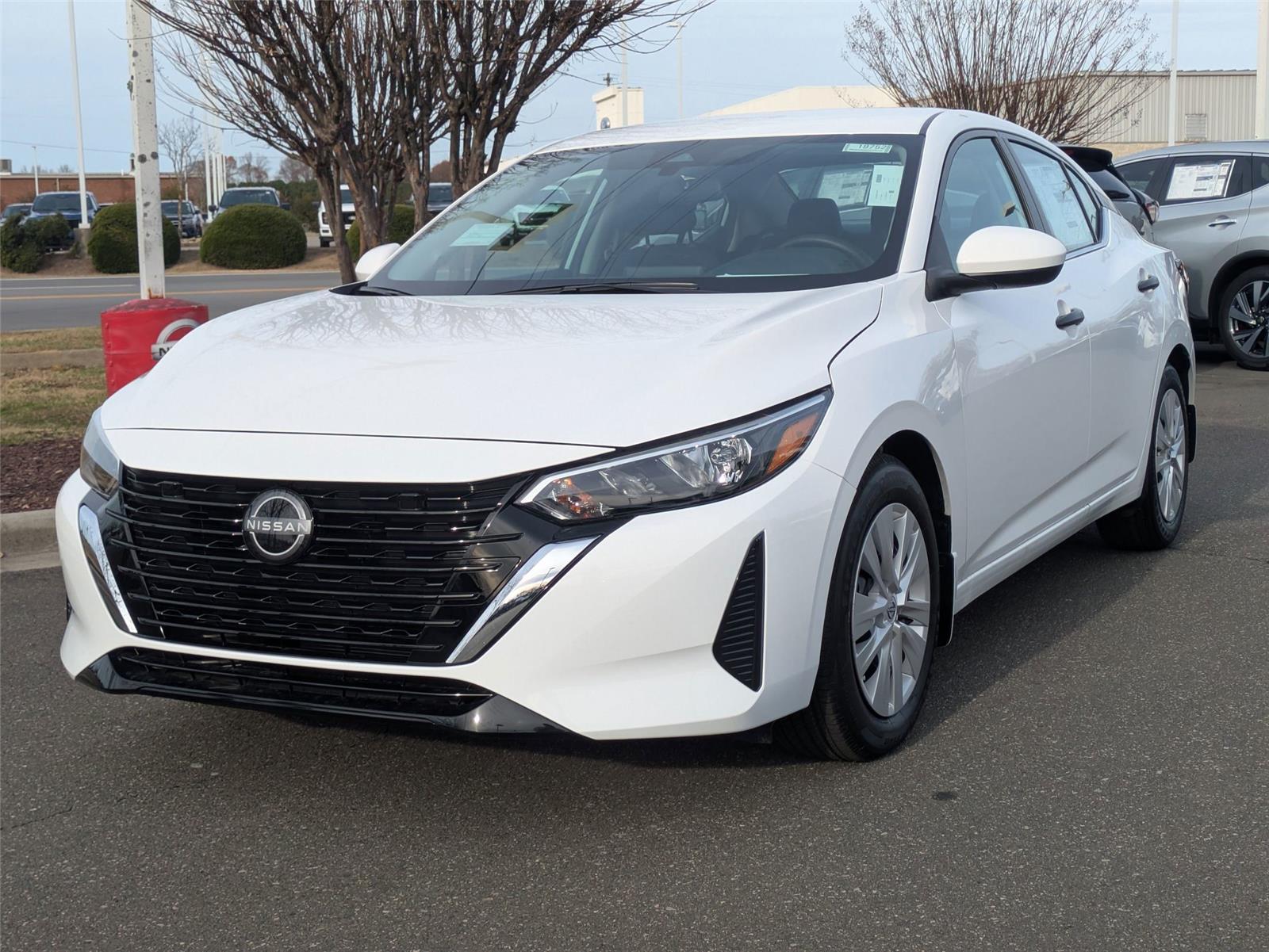 2025 Nissan Sentra S's photo