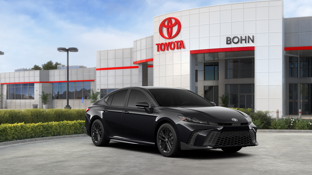2026 Toyota Camry SE photo 9
