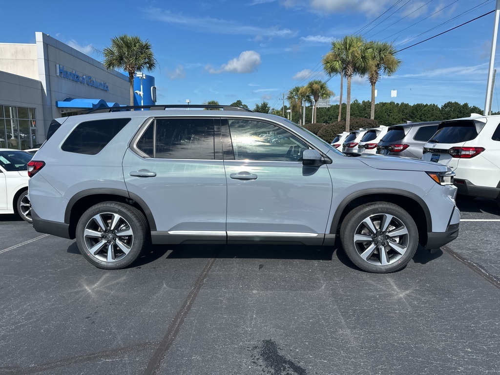 2025 Honda Pilot Touring photo 2