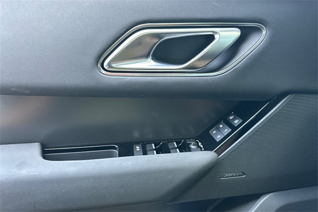 2025 Land Rover Range Rover Velar SE photo 10