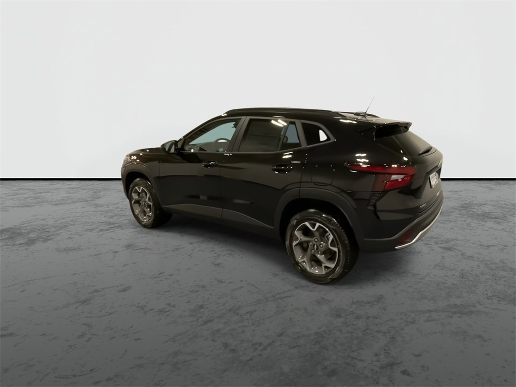 2025 Chevrolet Trax LT photo 6