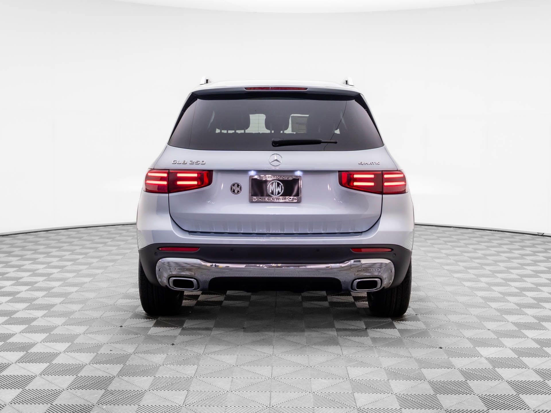 2025 Mercedes Benz GLB 250 4MATIC photo 4