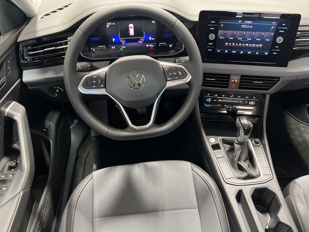 2025 Volkswagen Jetta 1.5T SE photo 14