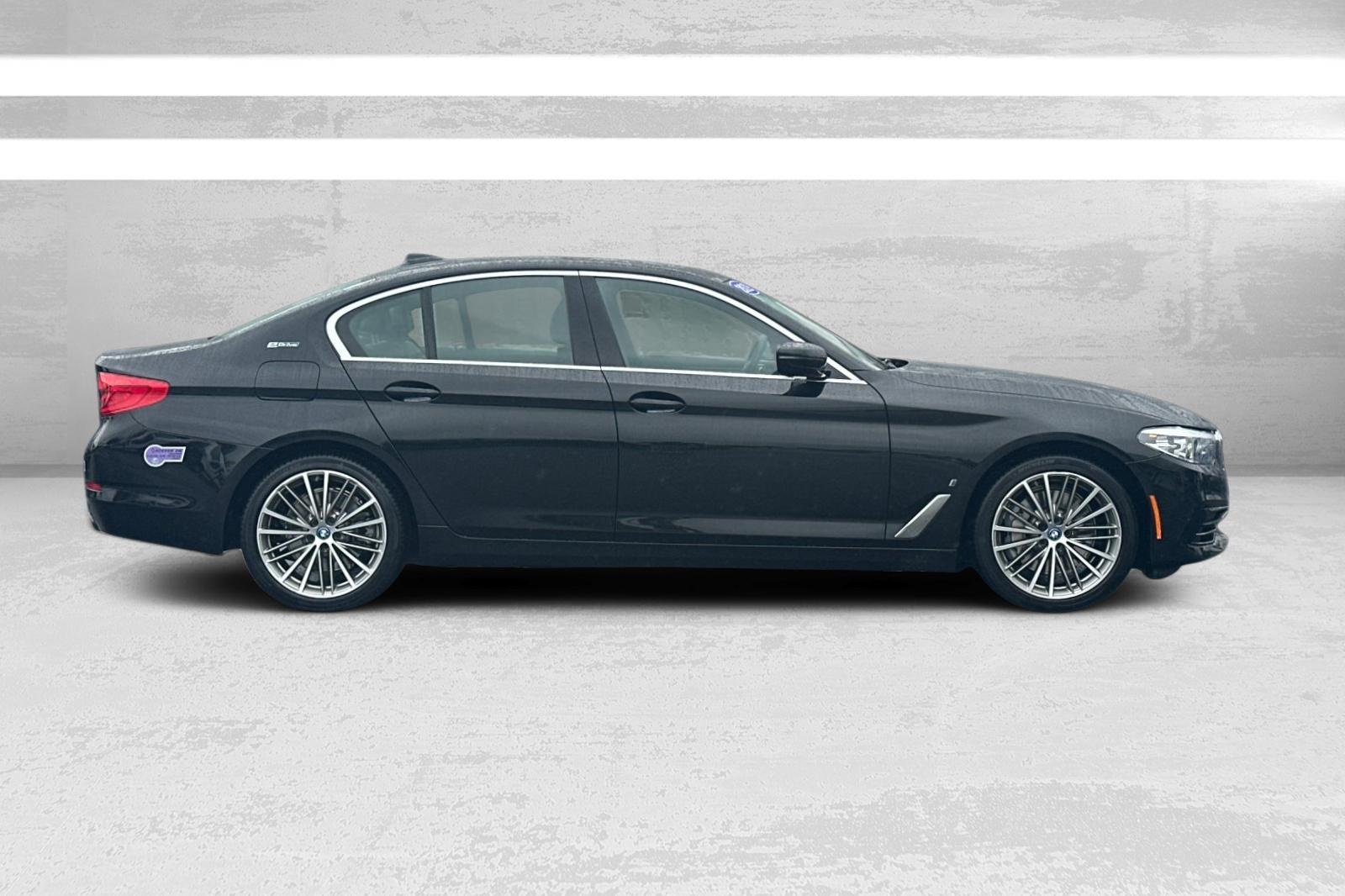 2019 Bmw 530e Sedan photo 2