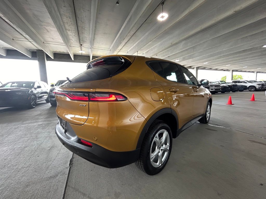 2024 Dodge Hornet GT photo 3