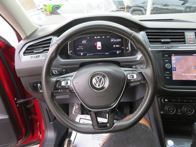 2021 Volkswagen Tiguan R-Line Black SEL photo 26
