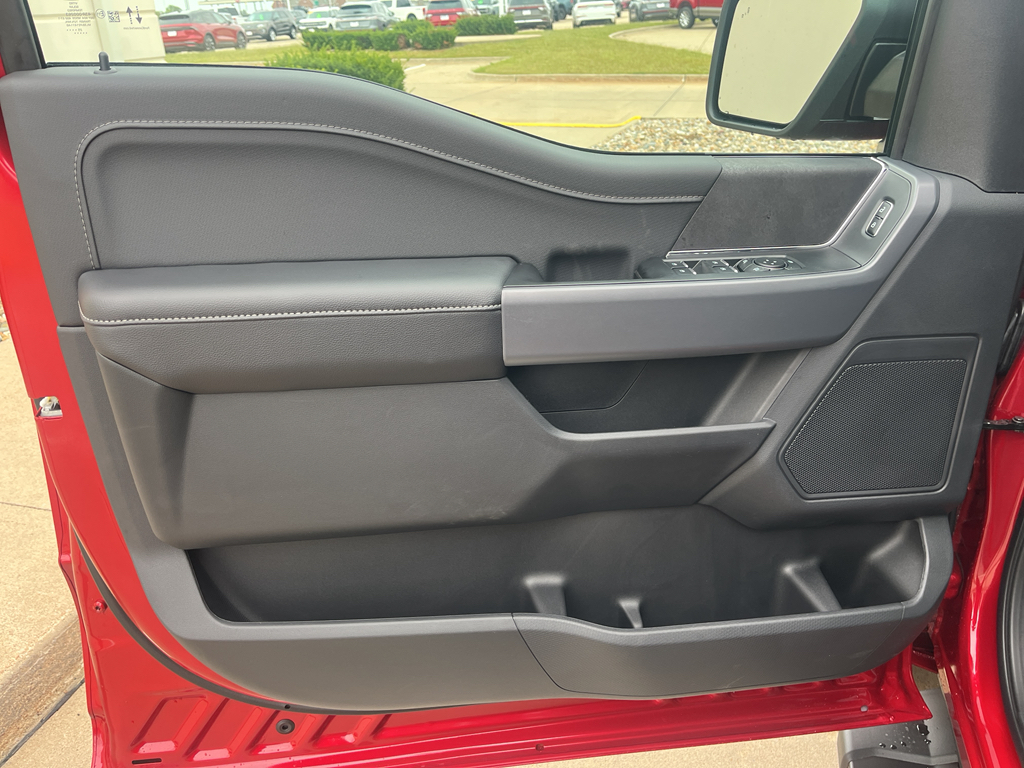 2025 Ford F-150 XLT photo 19