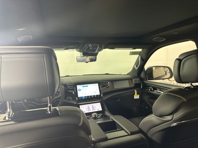 2024 Jeep Grand Wagoneer II photo 45