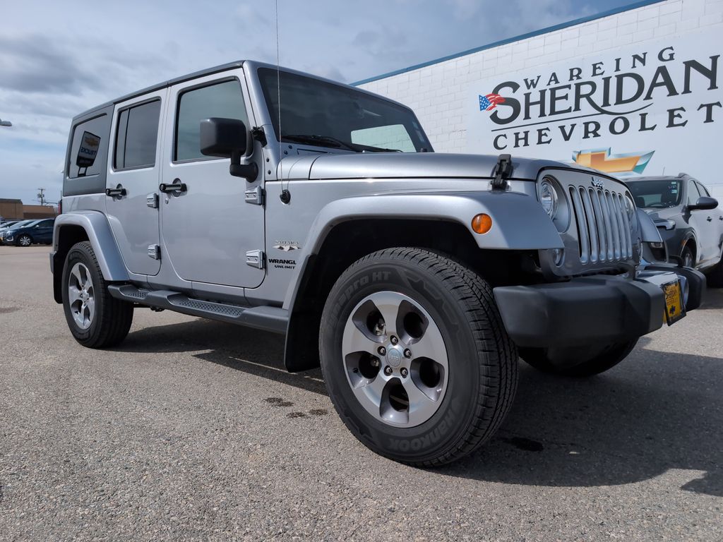 2017 Jeep Wrangler Unlimited Sahara photo 25