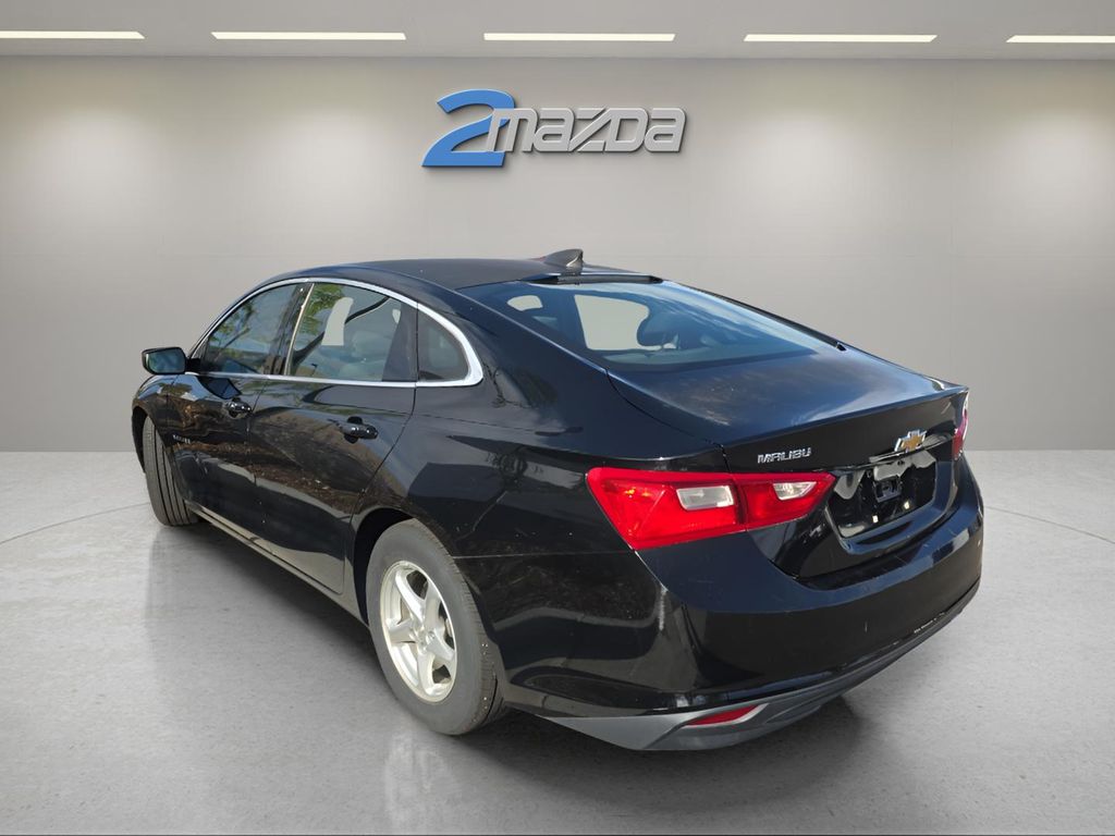 2016 Chevrolet Malibu LS photo 3