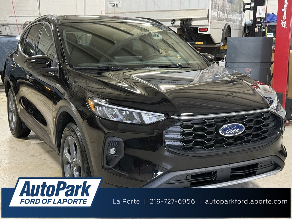 2026 Ford Escape ST-Line Select's photo