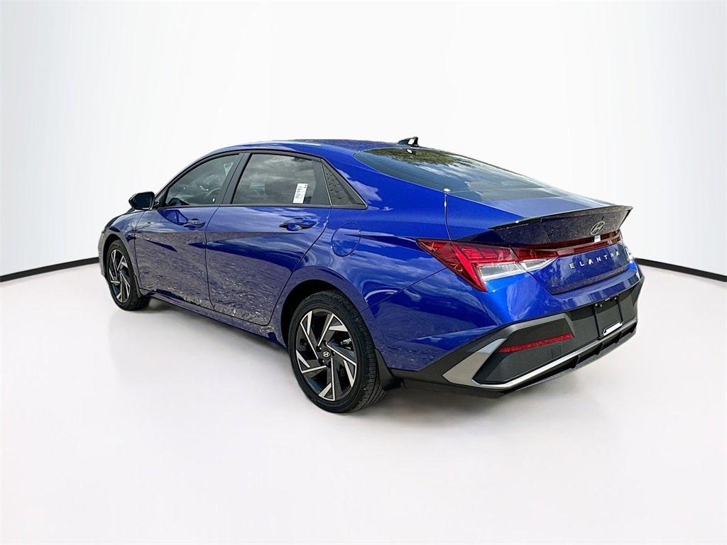 2025 Hyundai Elantra Hybrid SEL Sport photo 4