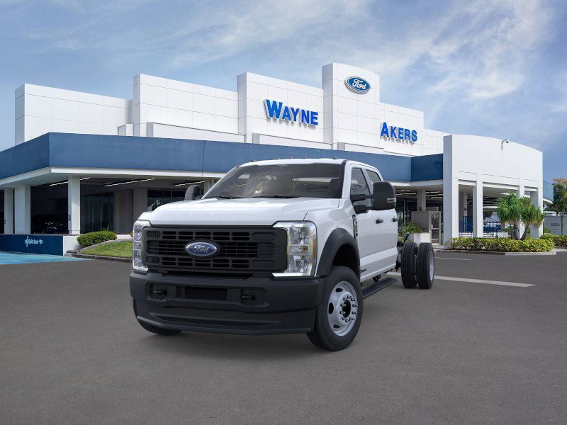 2026 Ford F-550 photo 2