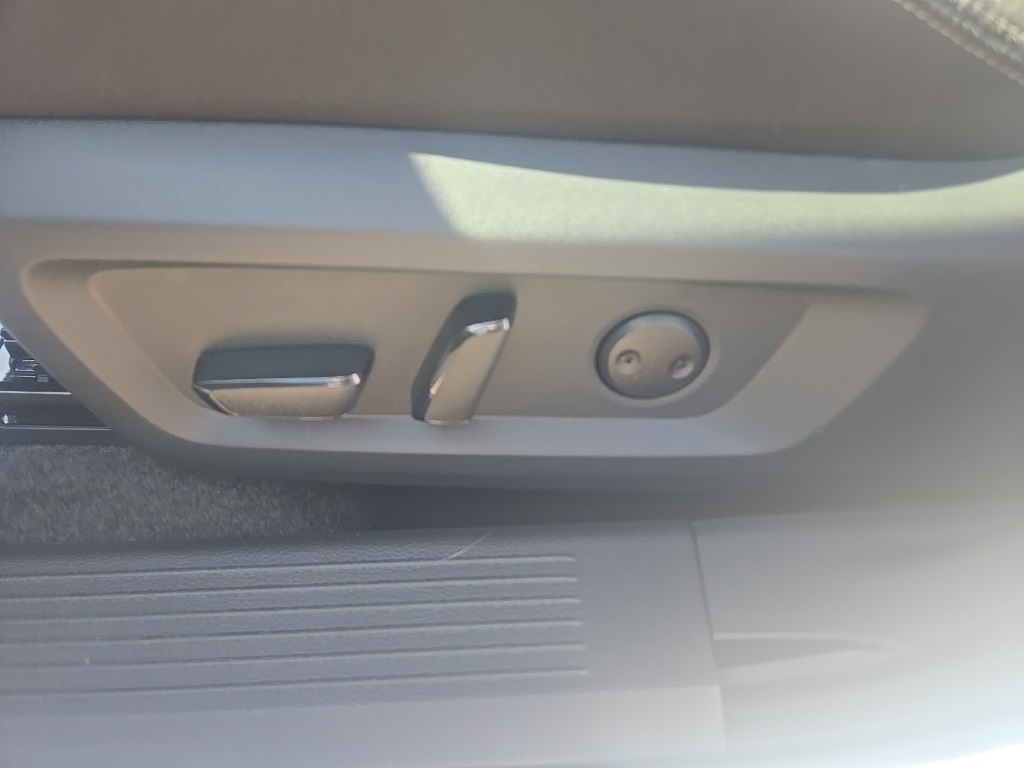 2026 Nissan Rogue SV photo 9