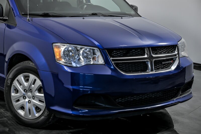 Used 2018 Dodge Grand Caravan SE with VIN 2C4RDGBG7JR219639 for sale in Aurora, IL