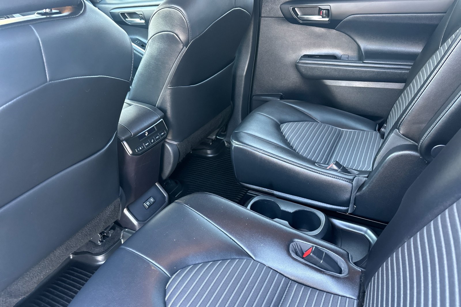 2021 Toyota Highlander XSE photo 12
