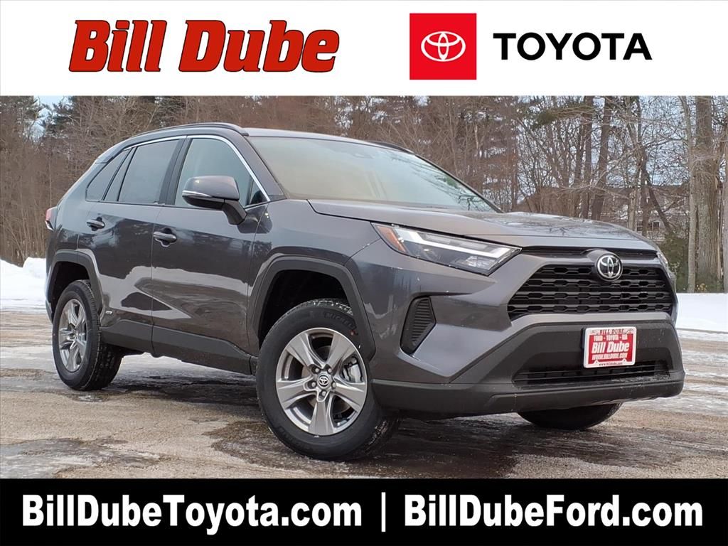 2025 Toyota RAV4 XLE's photo