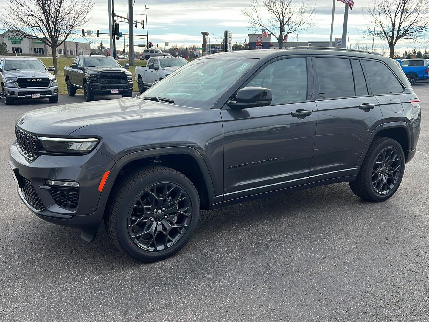 2025 Jeep Grand Cherokee Summit Reserve's photo