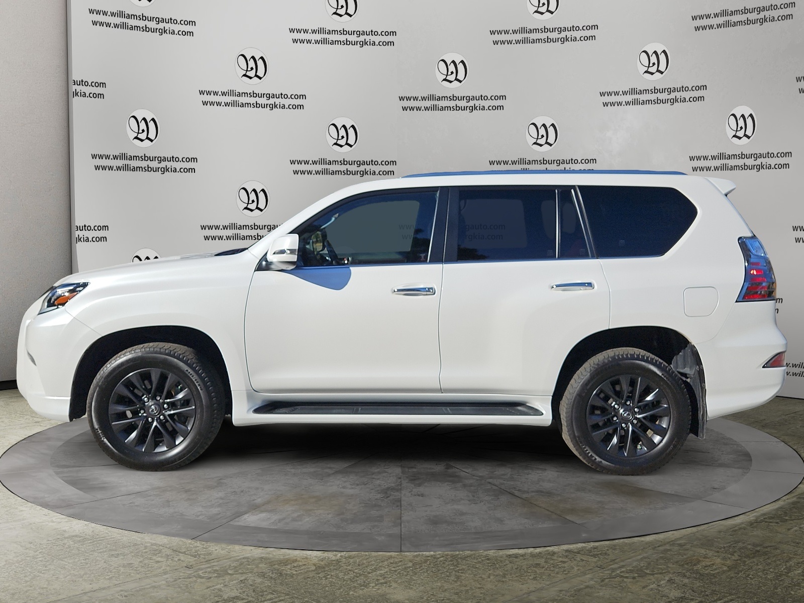 2023 Lexus GX 460 photo 2