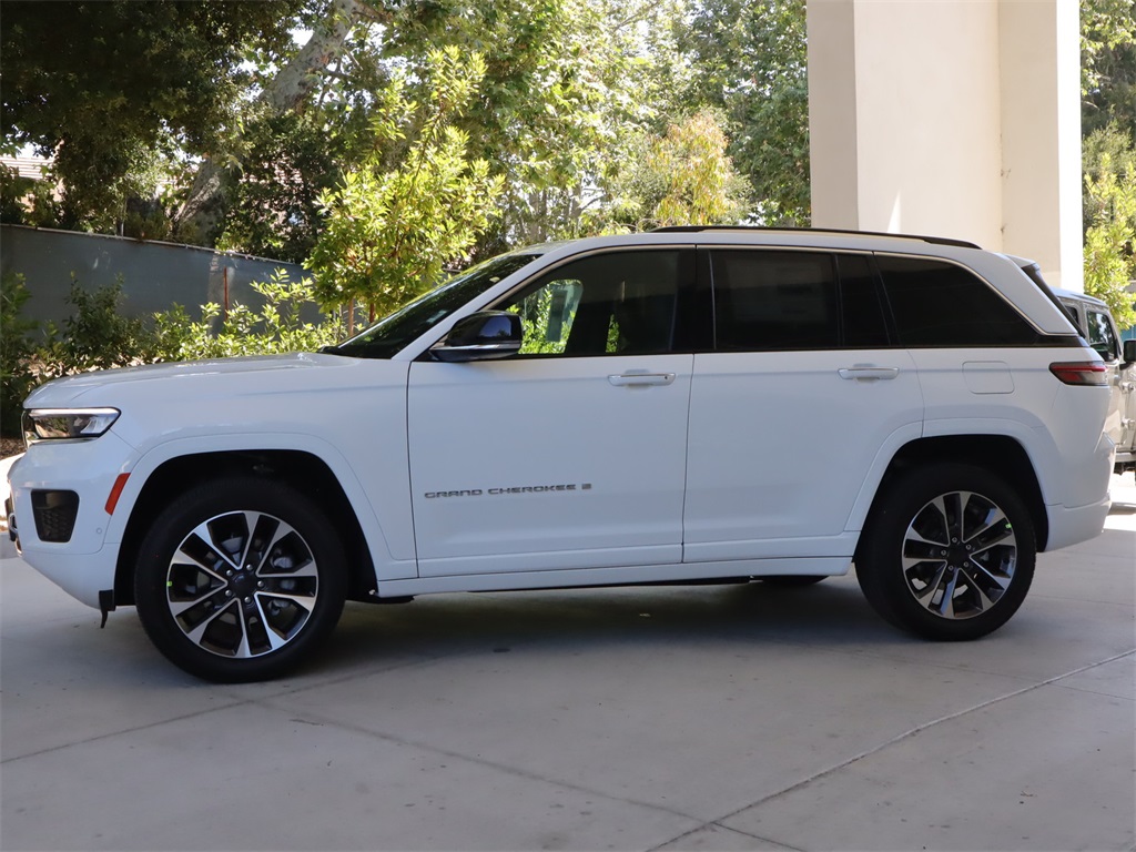 2023 Jeep Grand Cherokee Overland photo 7