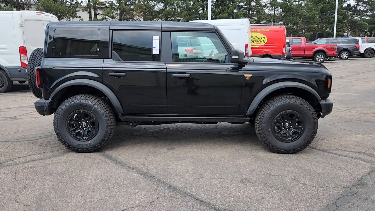 2025 Ford Bronco Badlands photo 12