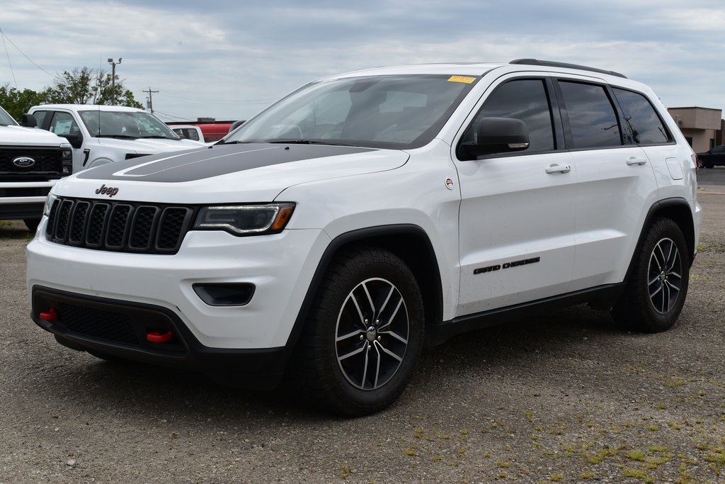 Used 2017 Jeep Grand Cherokee Trailhawk with VIN 1C4RJFLG8HC889432 for sale in Kansas City