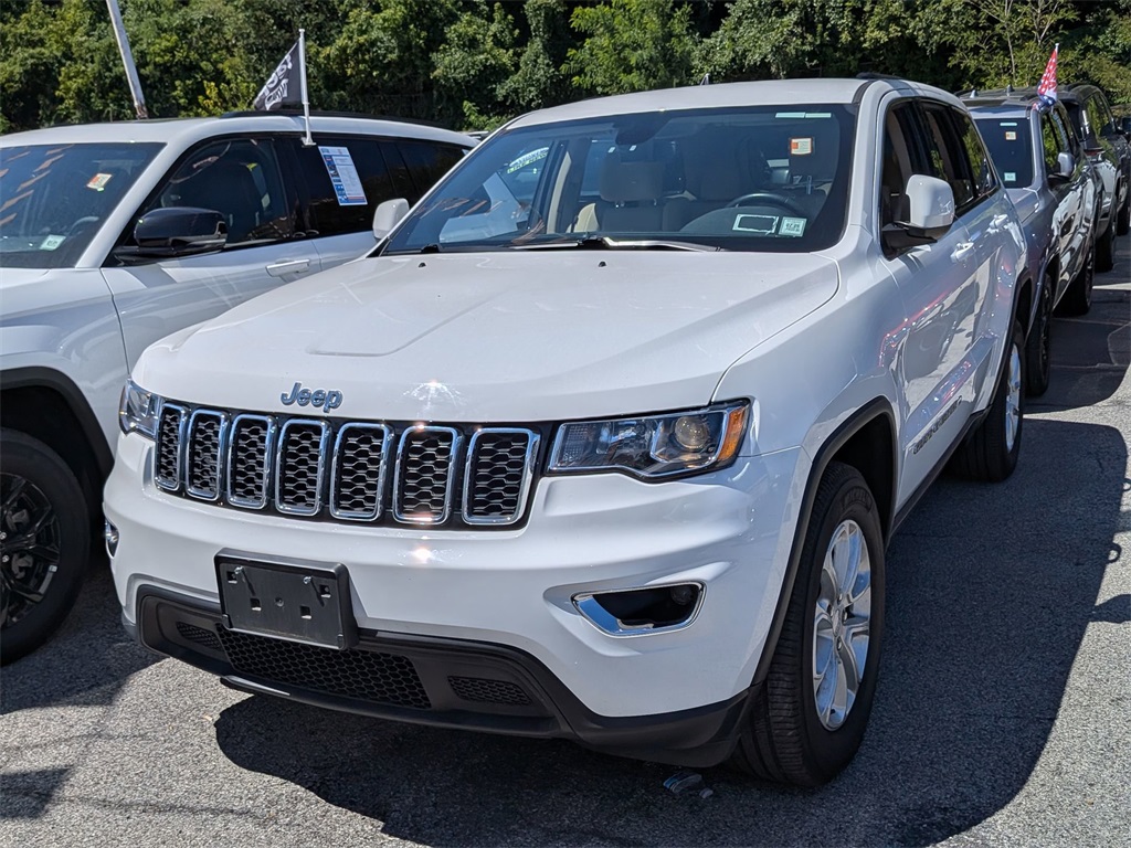 2022 Jeep Grand Cherokee WK Laredo E's photo