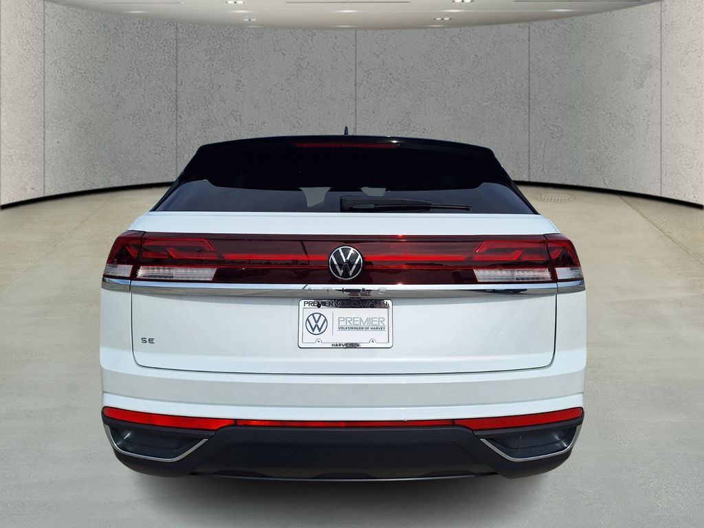 2026 Volkswagen Atlas Cross Sport SE photo 2
