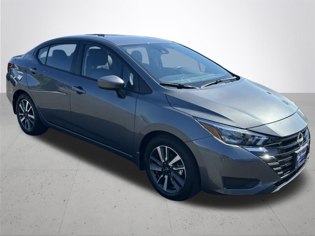 2025 Nissan Versa 1.6 SV photo 4