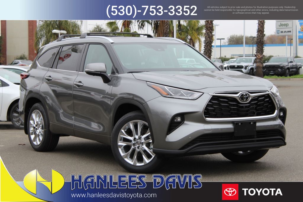 2026 Toyota Highlander Limited's photo
