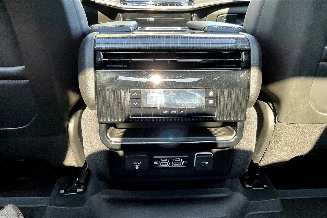 2022 Jeep Wagoneer Series II photo 15