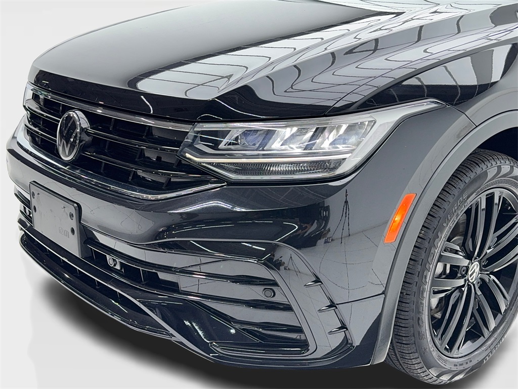2022 Volkswagen Tiguan SE R-Line Black photo 4