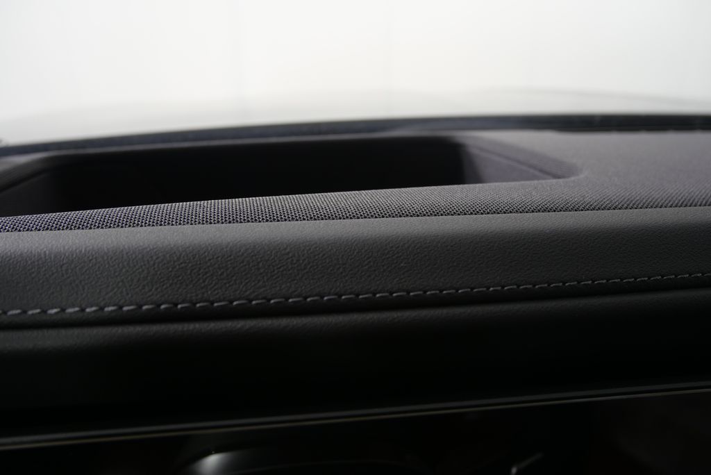 2025 Bmw 750e photo 20