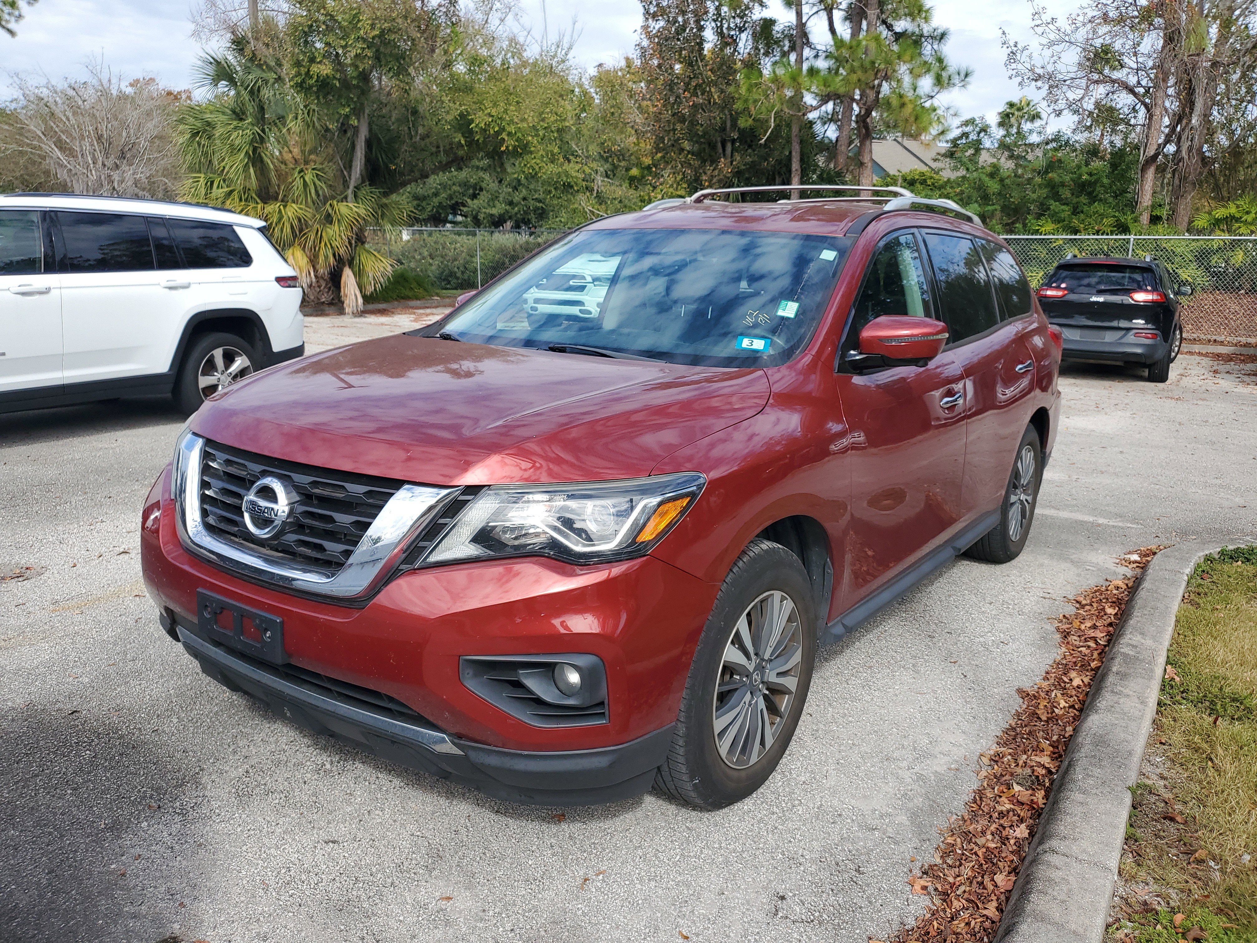2017 Nissan Pathfinder SL