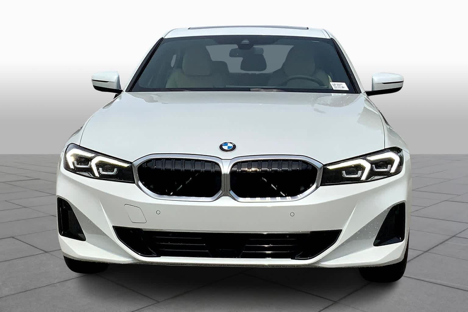 2025 BMW 3 Series 330i - Photo 3