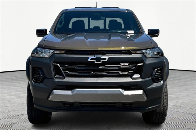 2025 Chevrolet Colorado Trail Boss photo 2