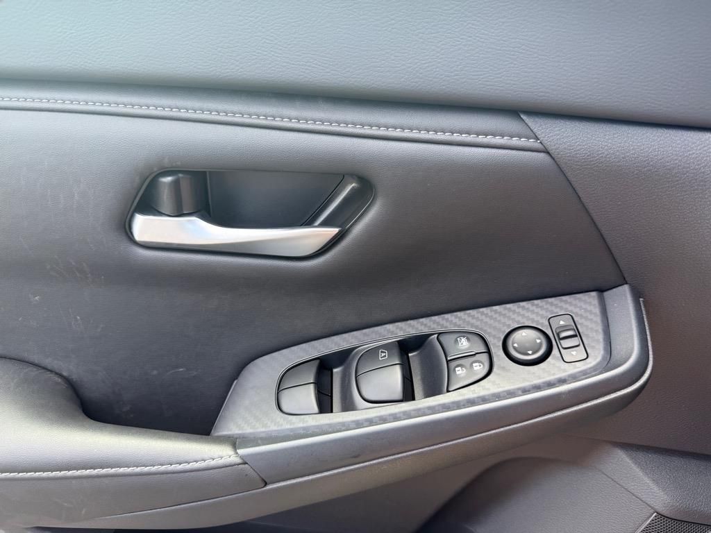 2025 Nissan Sentra SV photo 14