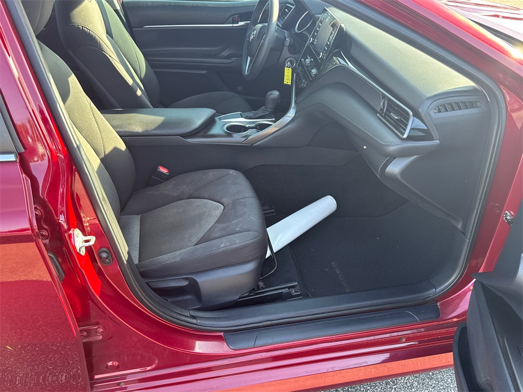 2021 Toyota Camry LE photo 12