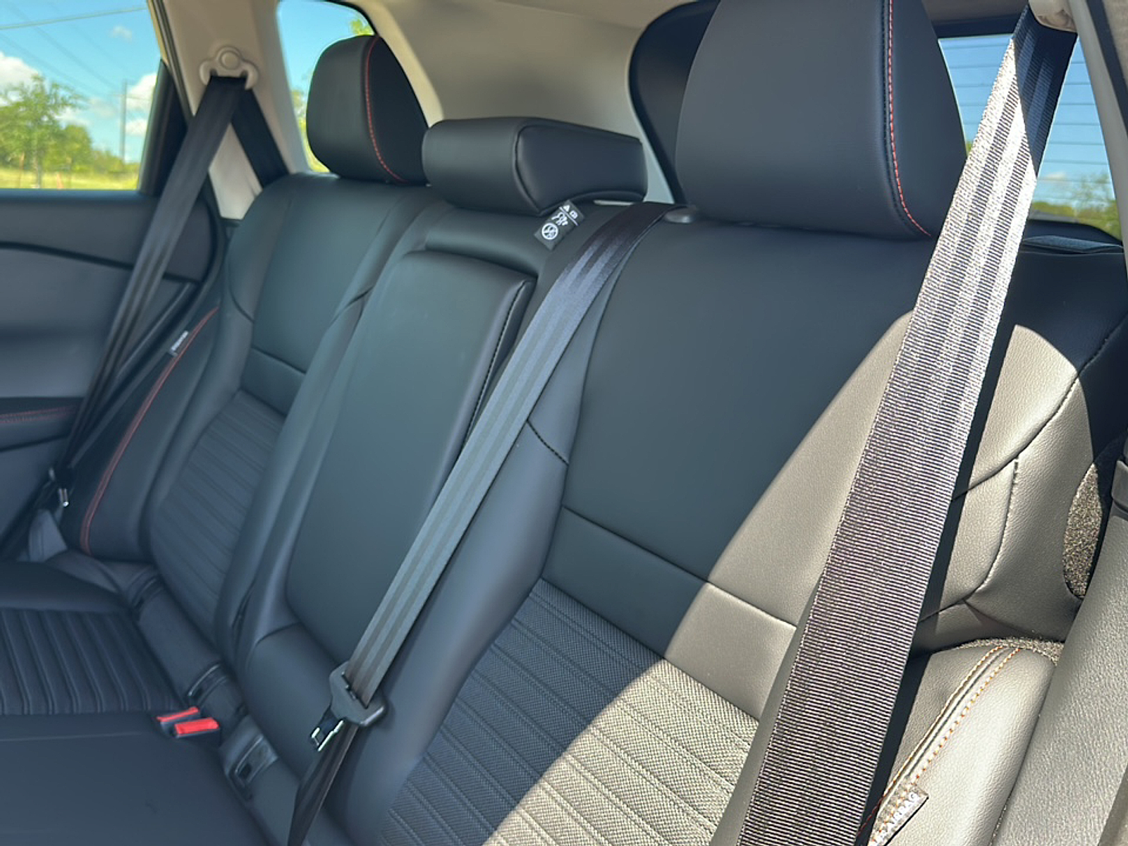 2026 Nissan Rogue SV photo 5