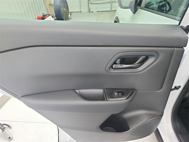 2025 Nissan Rogue S photo 30