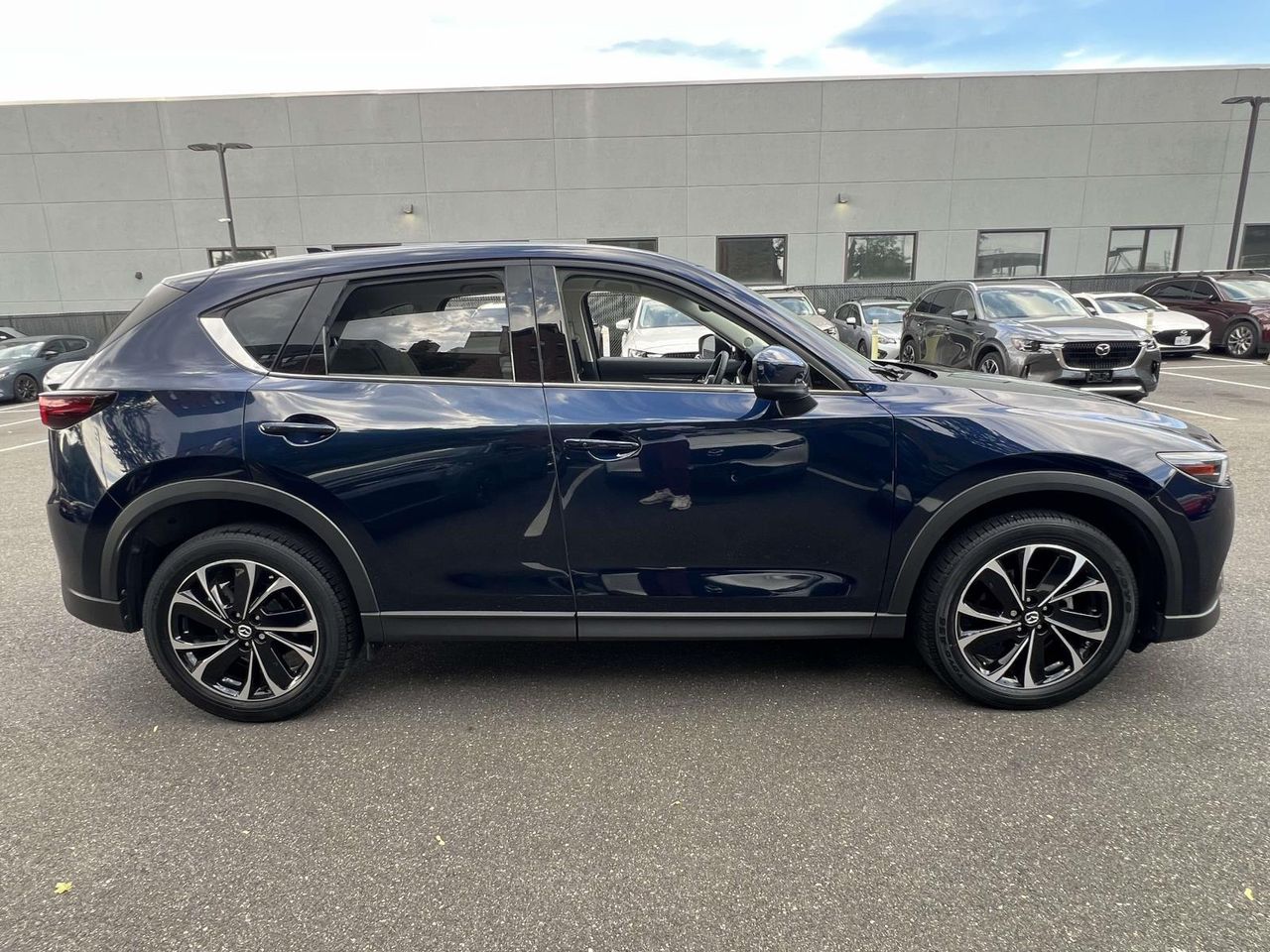 2023 Mazda CX-5 2.5 S Premium photo 3