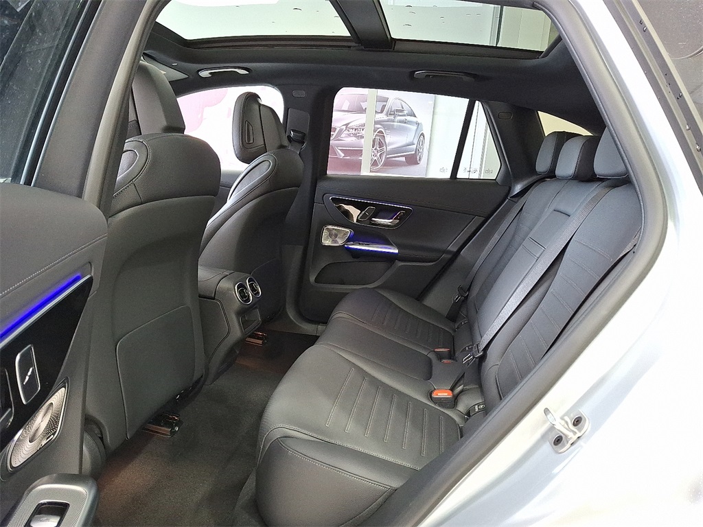 2025 Mercedes Benz GLC 350e 4MATIC photo 6
