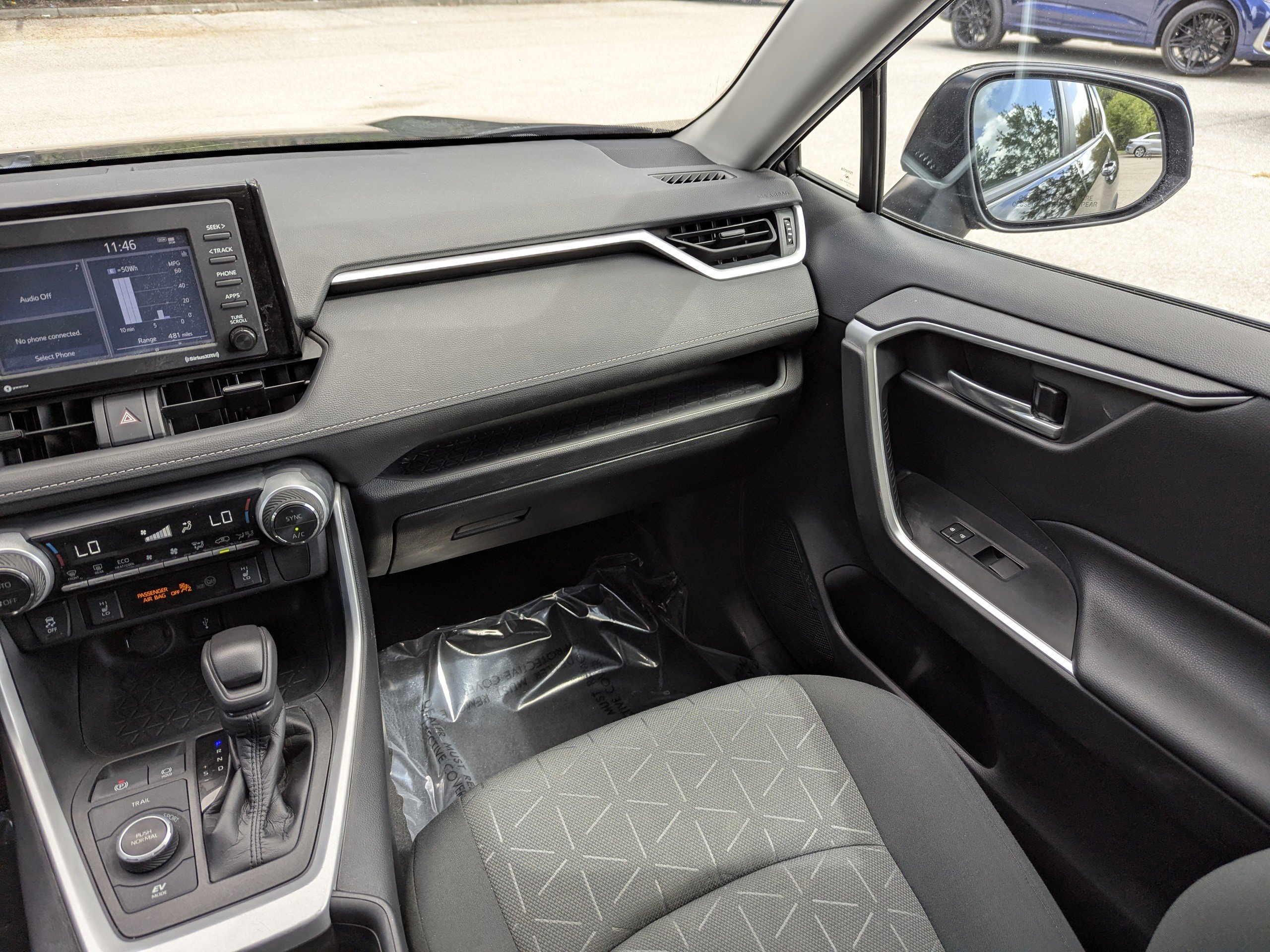 2021 Toyota RAV4 Hybrid XLE photo 6