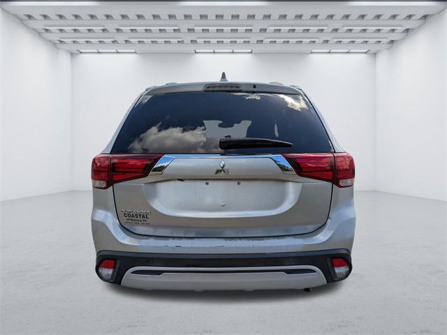 2020 Mitsubishi Outlander photo 4