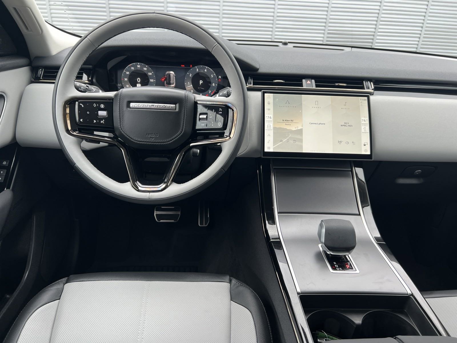 2025 Land Rover Range Rover Velar SE photo 10